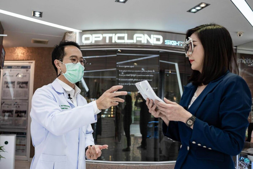 Glasses shop OPTICLAND: A must-visit for foreigners