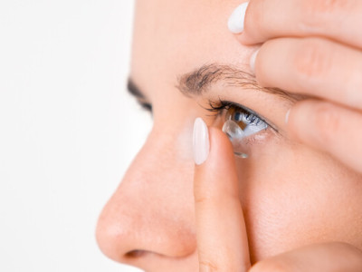 4 Risks of not purchasing contact lenses from glasses shop